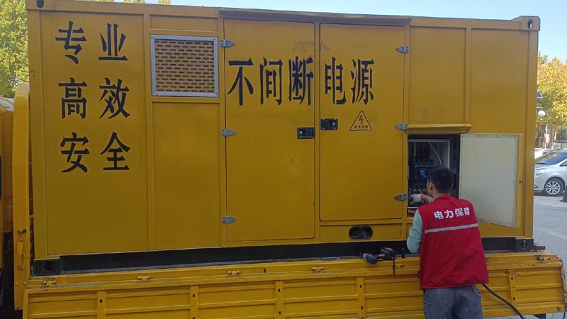 临邑柴油发电机组和UPS电源配合使用时，如何避免切换过程中的电力中断？
